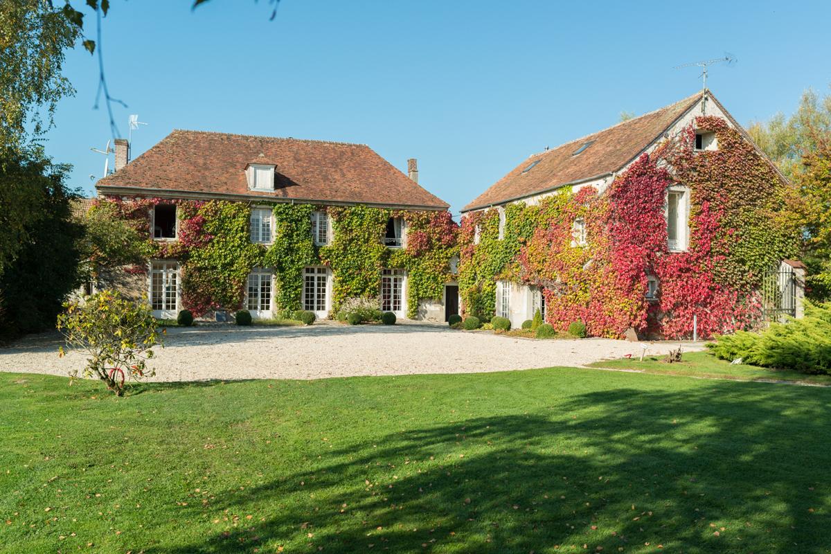 Domaine De Bellevue, The Originals Relais Hotel Neufmoutiers-en-Brie Exterior photo