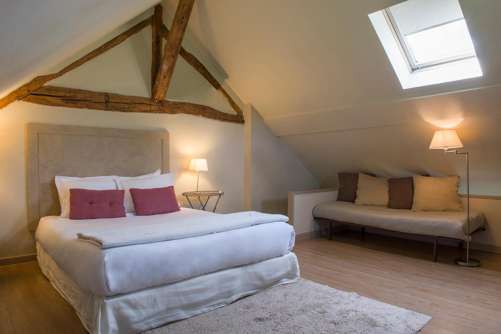 Domaine De Bellevue, The Originals Relais Hotel Neufmoutiers-en-Brie Exterior photo