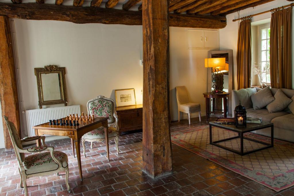 Domaine De Bellevue, The Originals Relais Hotel Neufmoutiers-en-Brie Exterior photo