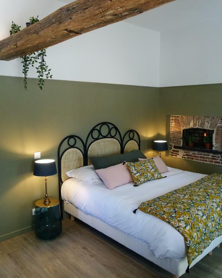 Domaine De Bellevue, The Originals Relais Hotel Neufmoutiers-en-Brie Exterior photo