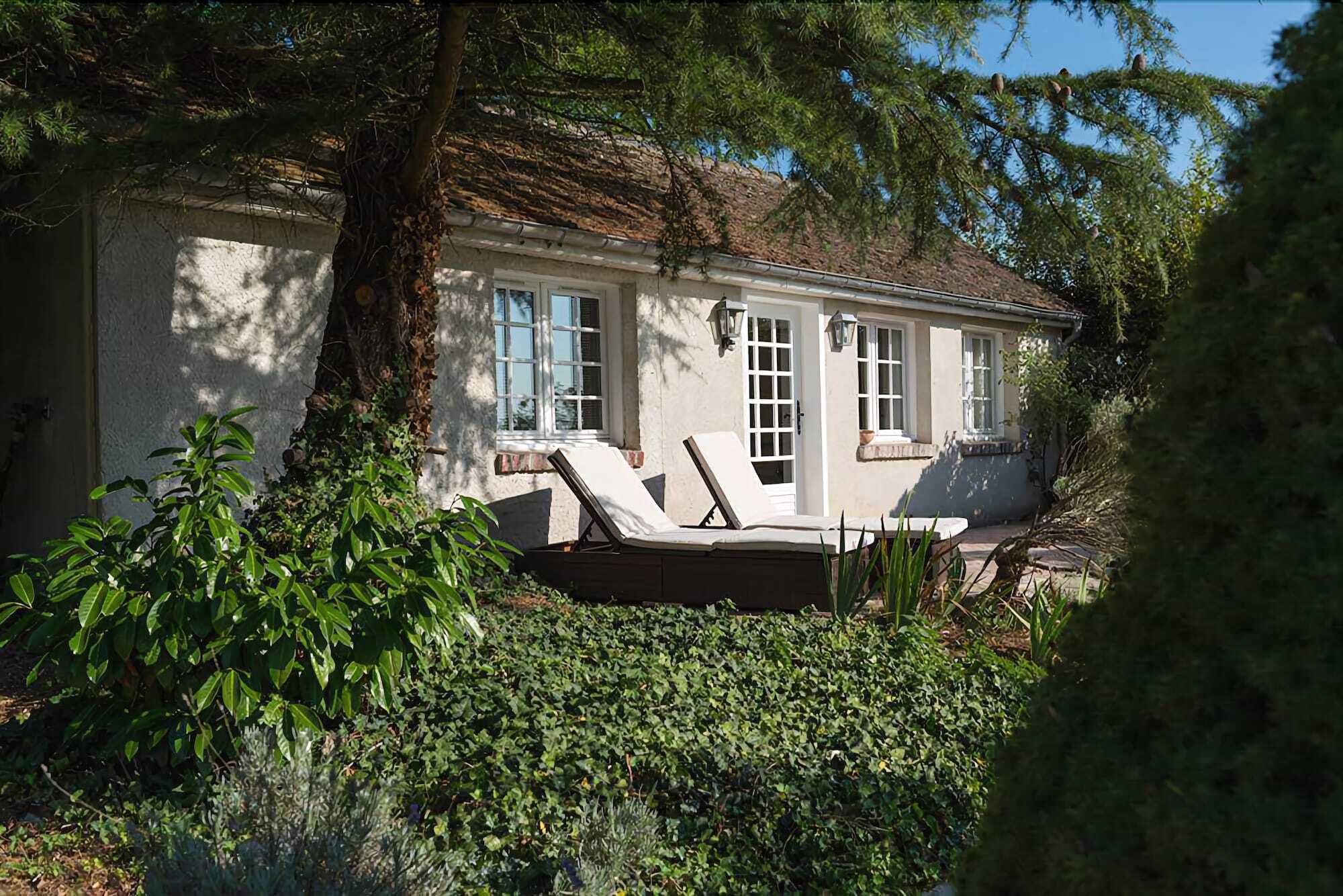 Domaine De Bellevue, The Originals Relais Hotel Neufmoutiers-en-Brie Exterior photo