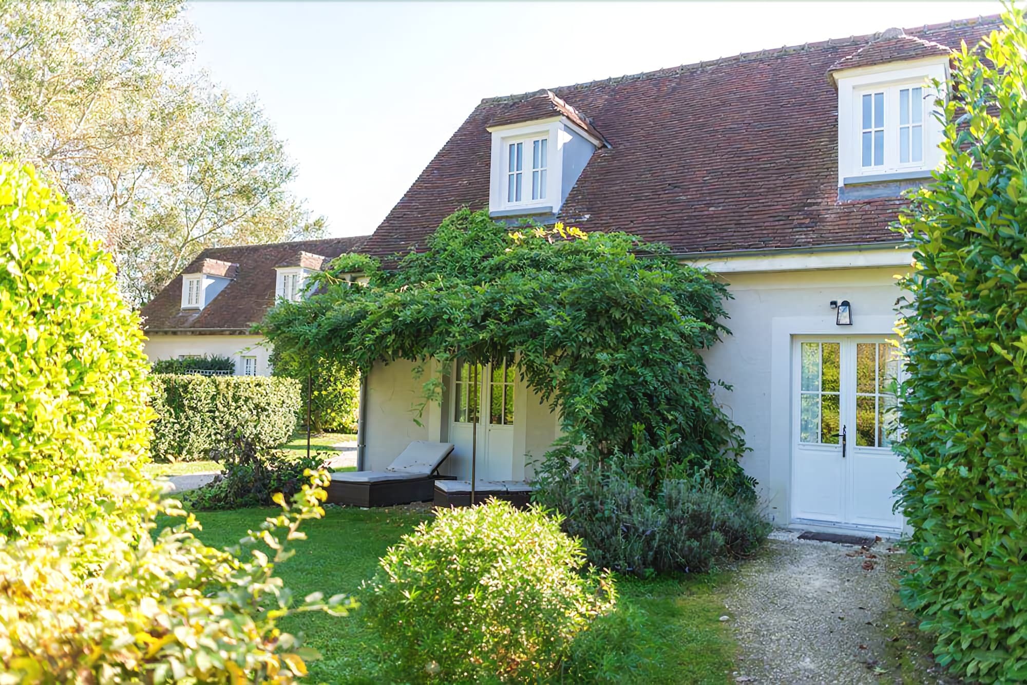 Domaine De Bellevue, The Originals Relais Hotel Neufmoutiers-en-Brie Exterior photo